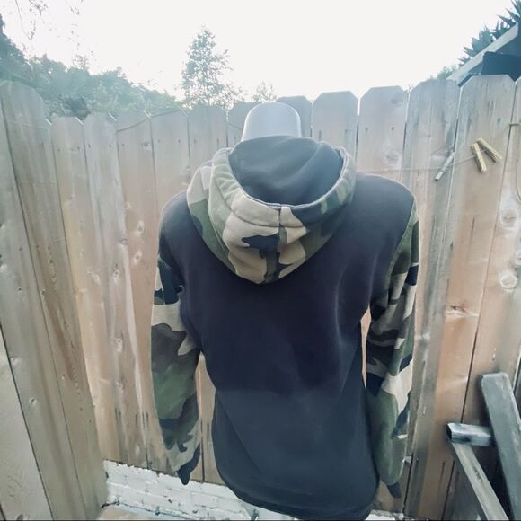 Adidas Originals Camouflage Hoodie size small - Picture 3 of 7